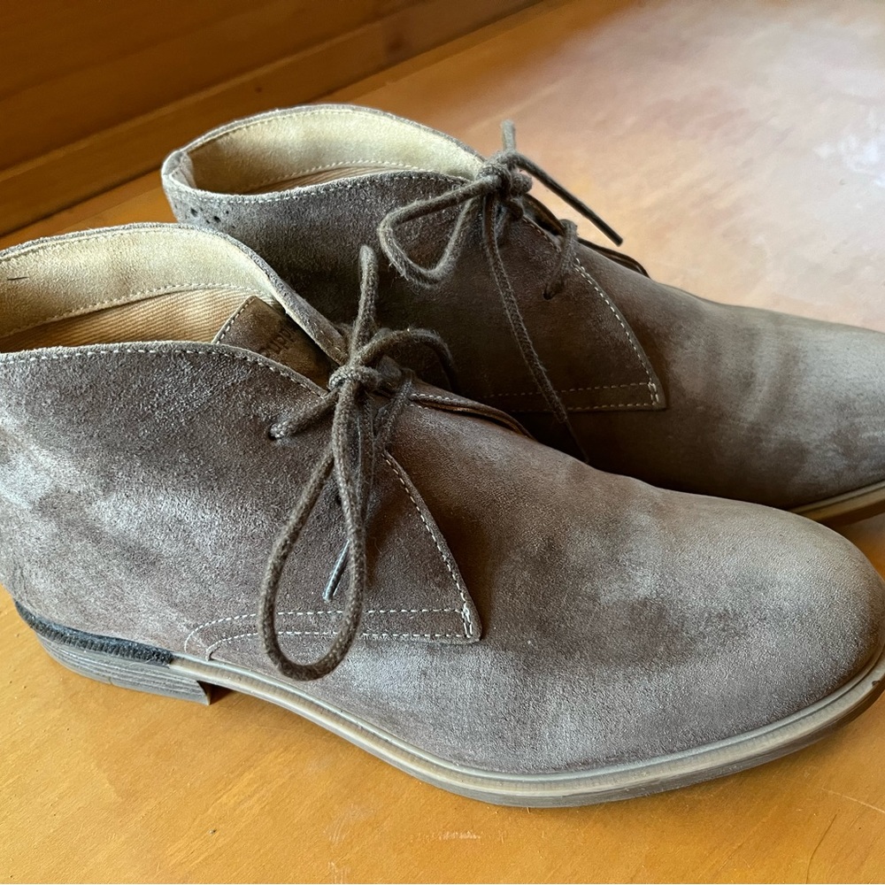 Hush Puppies Bailey Womens Brown Suede Chukka Boot Casual Comfortable Size 8.5M